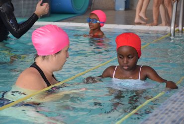 "LES CLASSES BLEUES" À LA PISCINE